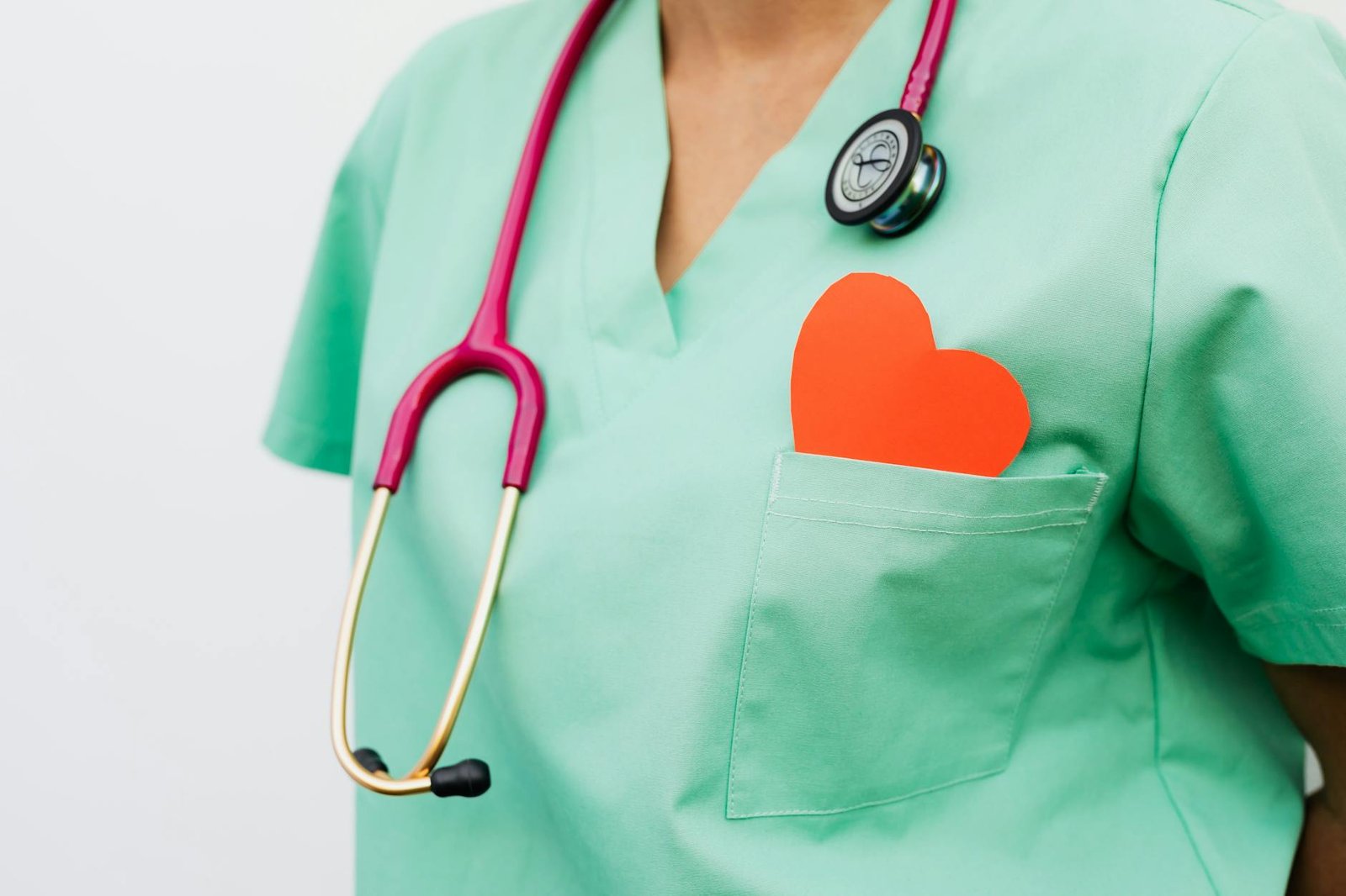 chest pain doctor in Hyderabad illustration for Difference Between Acidity and Heart Attack Chest Pain: Must-Have Guide from
