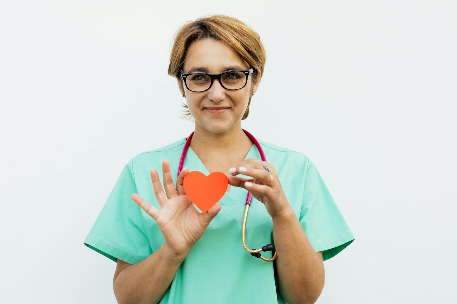 Illustration of Women Heart Health: Must-Know Heart Attack Symptoms in Women Experts Recommend
